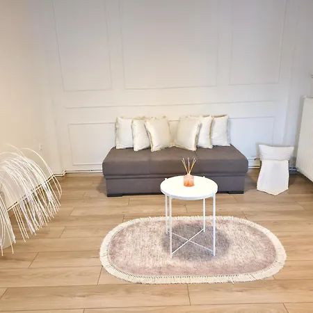 Camelia Luxury Апартамент *